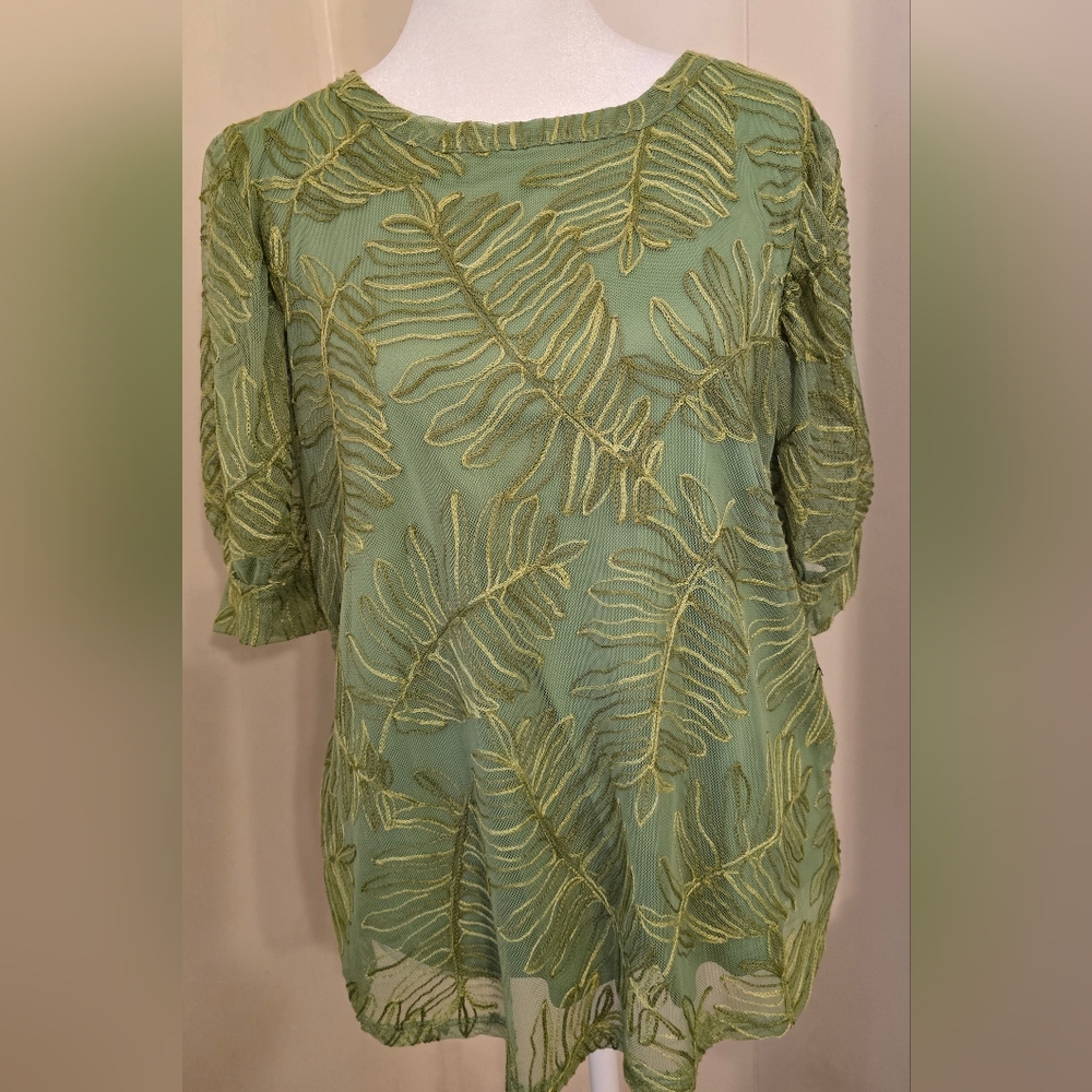 Green Leaf Patterned Women's Top